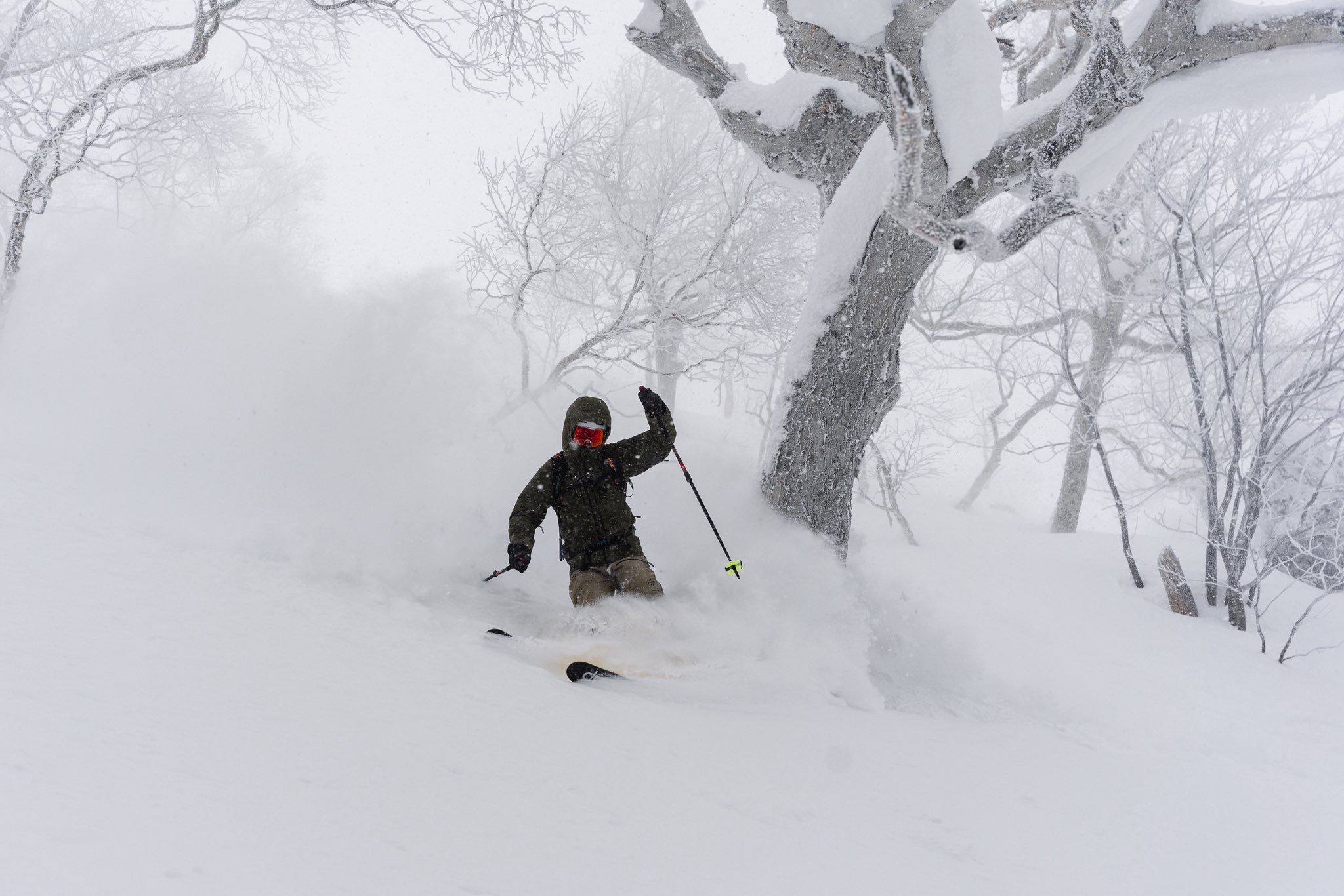 Deep powder spray